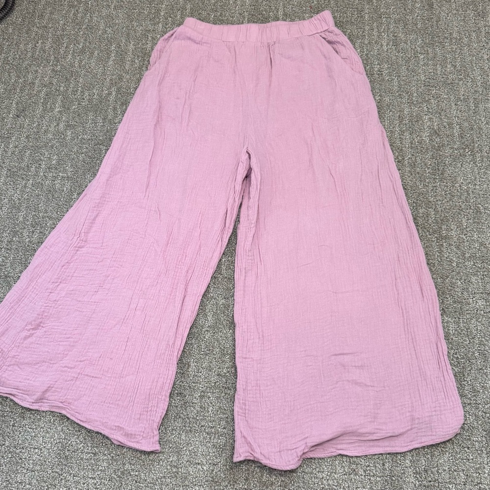 THINGS BETWEEN pink flare pants woman’s size Small